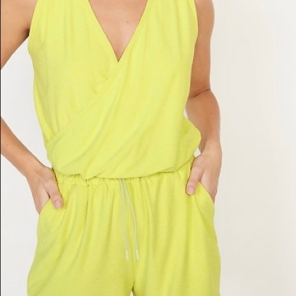 NWT Breathable On Cross Front V -Neck Romper 3.5 inseam-Medium - Picture 3 of 5